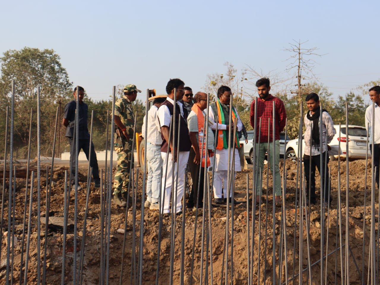 *नॅशनल हायवे लगाम ते आलापल्ली रस्त्याच्या कामाची संथ गती: नागरिक त्रस्त, काम गतीने पूर्ण करण्याचे मा. खा. अशोकजी नेते यांचे निर्देश*