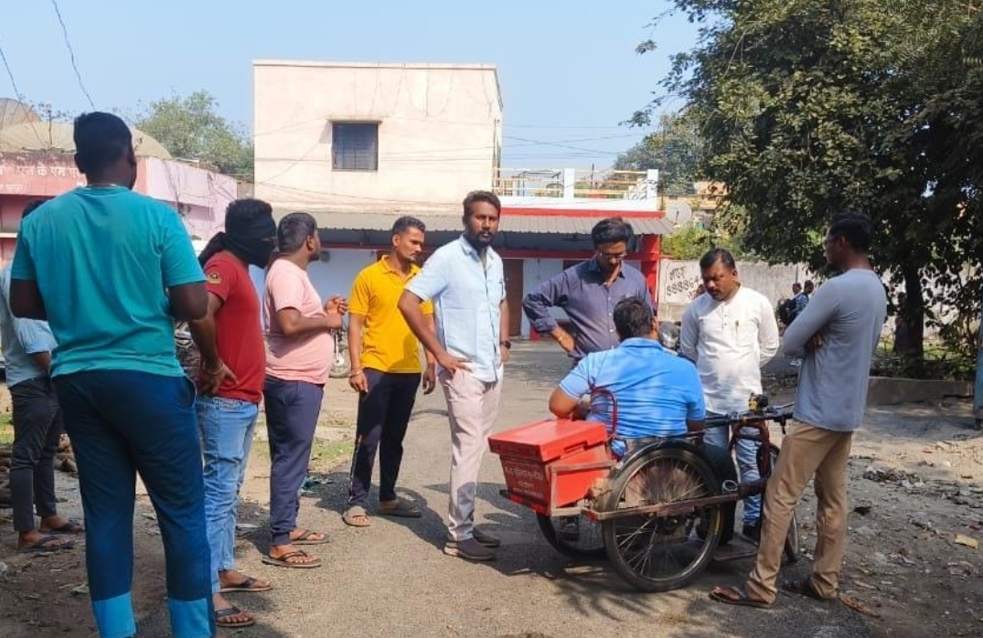 गांधीनगर व सुभाष नगर येथे समस्याची पाहणी करून अधिकाऱ्यांशी चर्चा